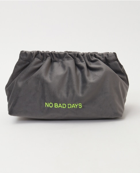 【sorbet island/ソルベ アイランド】p.72-73 Embroidered Veivet Clutch Bag 詳細画像 グレー 1