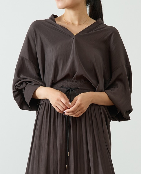 割繊ギャザースキッパーブラウス 詳細画像 チャコールグレー 1