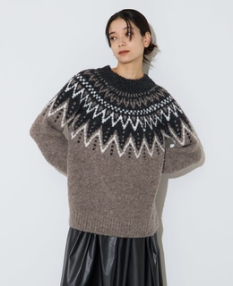 ジャガード編みニット