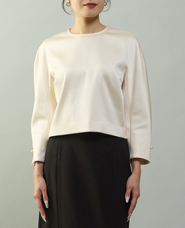 クロップドサテンブラウス