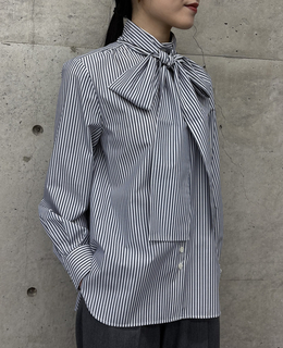 ボウタイハイネックボタンブラウス