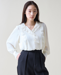プリーツディテールブラウス