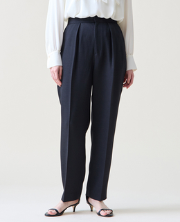 タックテーパードパンツ