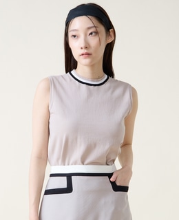 トリプルラインスリーブレスニット