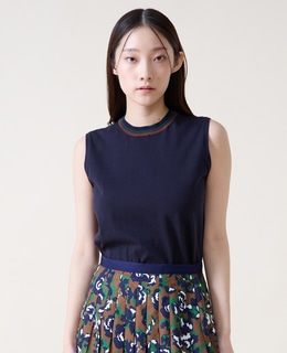 トリプルラインスリーブレスニット