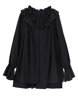 フリルネックブラウス