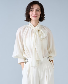 ボウタイ付きギャザーブラウス