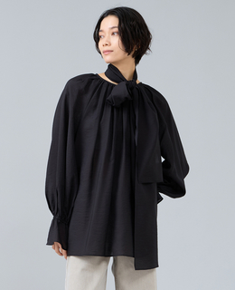 ボウタイ付きギャザーブラウス