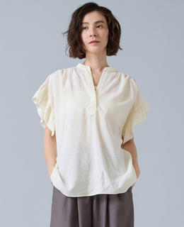 袖フリルブラウス