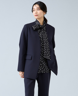 Vカラージャケット