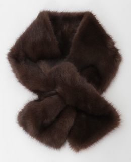 フェイクファーストール