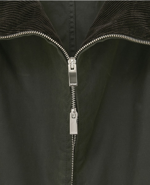 【TOTEME/トーテム】Zipped funnel jacket 詳細画像 カーキ 7