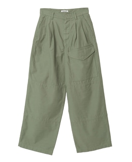 マルティニーク　新品タグ付き美脚センタープレスカーゴパンツ マルティニーク 新品タグ付き美脚センタープレスカーゴパンツ