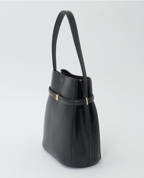 【TOTEME/トーテム】Belted Leather Bucket Bag 詳細画像 ブラック 2
