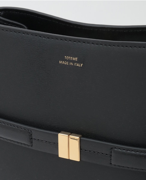 【TOTEME/トーテム】Belted Leather Bucket Bag 詳細画像 ブラック 4