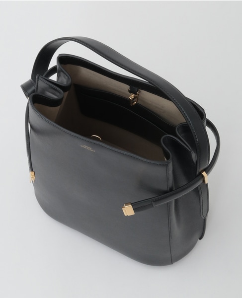 【TOTEME/トーテム】Belted Leather Bucket Bag 詳細画像 ブラック 8