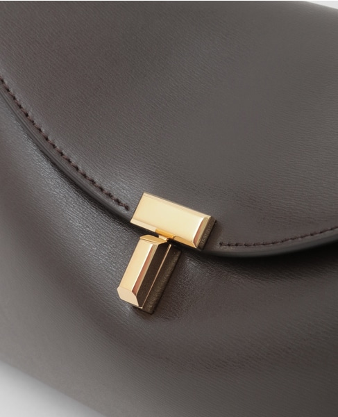 【TOTEME/トーテム】T-Lock leather clutch 詳細画像 ブラウン 4