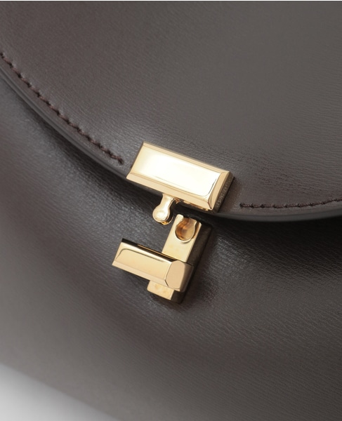 【TOTEME/トーテム】T-Lock leather clutch 詳細画像 ブラウン 5