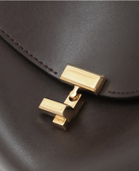 【TOTEME/トーテム】T-Lock leather top handle 詳細画像 ブラウン 5