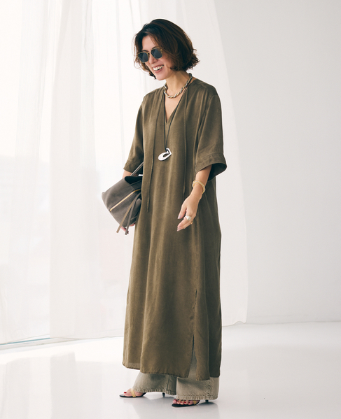 《コラボ》大草直子さん&times;martinique Vネックナローワンピース 詳細画像 カーキ 1