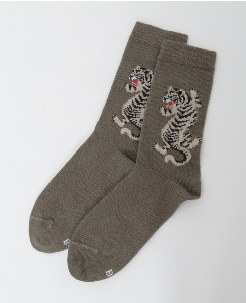 【BLEUFORET/ブルーフォレ】6625 CASHMERE SOCKS WITH TIGER PATTERN 詳細画像 カーキ 3