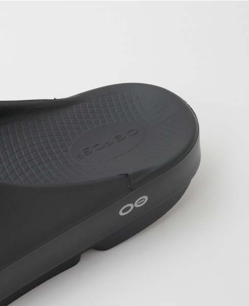 【OOFOS/ウーフォス】Ooahh / ウーアー / リカバリーサンダル 詳細画像 ブラック 6