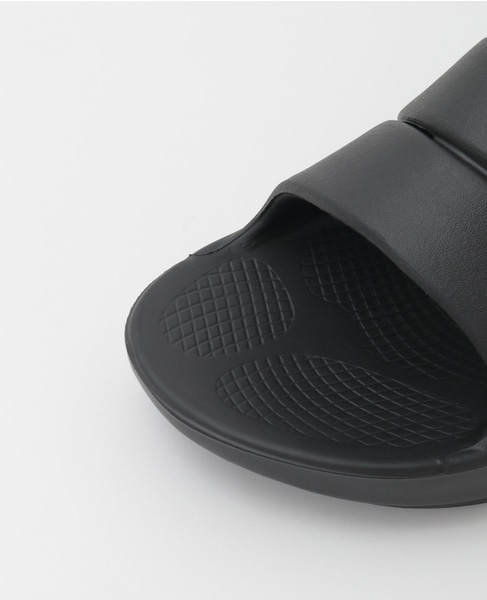 【OOFOS/ウーフォス】Ooahh / ウーアー / リカバリーサンダル 詳細画像 ブラック 8