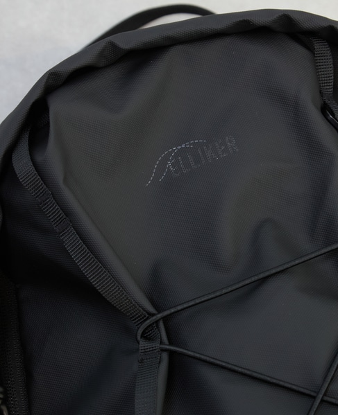 【ELLIKER/エリカー】Kiln Hooded Zip Top Backpack 22L 詳細画像 ブラック 3
