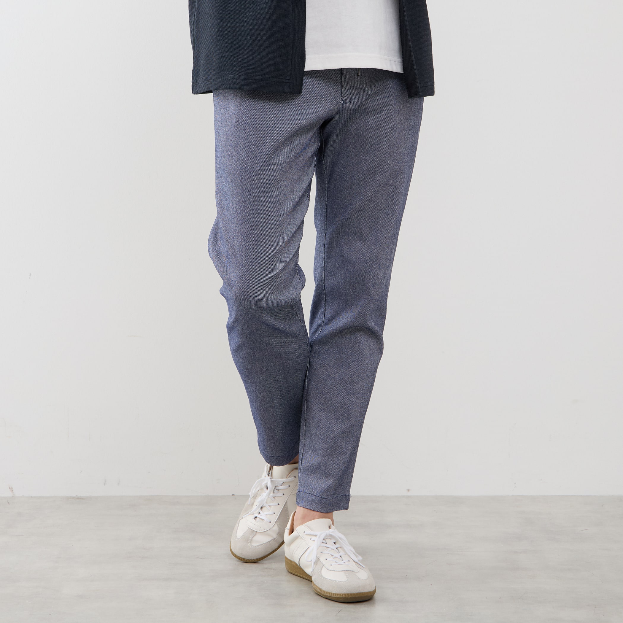 WEB限定ハイストレッチアンクルテーパードパンツBLUE