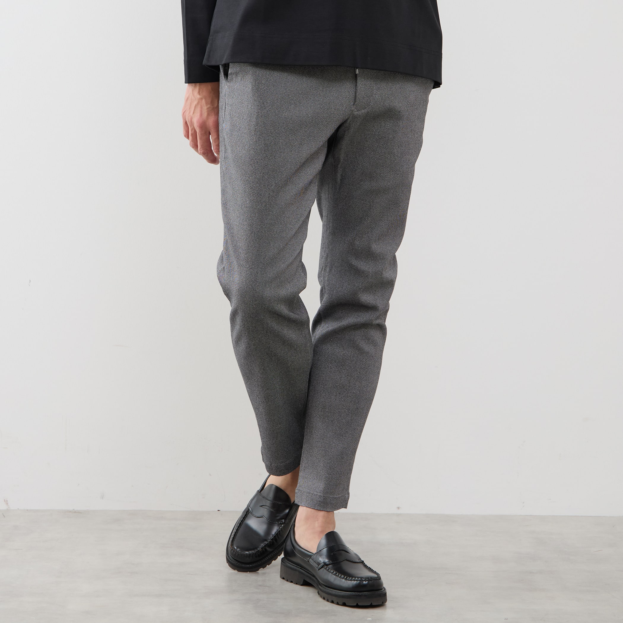 WEB限定ハイストレッチアンクルテーパードパンツGRAY