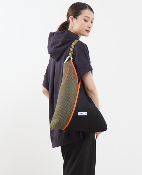 【Soffitto別注】RISLEY×OUTDOORコラボトライアングルメッシュバッグ [[R2401-TMB20]] 詳細画像 ブラック×カーキ 2