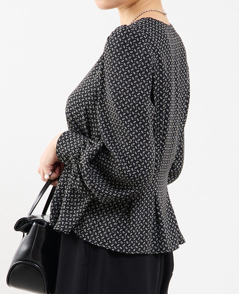 Vネックウエストタックブラウス 詳細画像 ブラック系その他 2