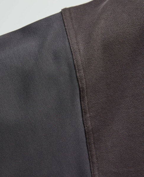 【nota della mano sinistra（ノータ デラ マノ シニストラ）】袖切替デザインスウェット 詳細画像 チャコールグレー 17