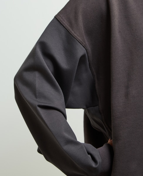 【nota della mano sinistra（ノータ デラ マノ シニストラ）】袖切替デザインスウェット 詳細画像 チャコールグレー 19