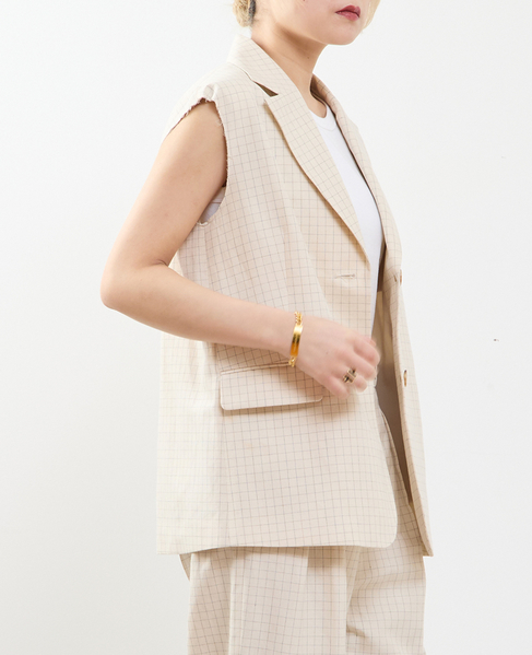 【A_ /エース】カットオフデザイン ノーカラースリーブレスジャケット 詳細画像 ベージュ系その他 2