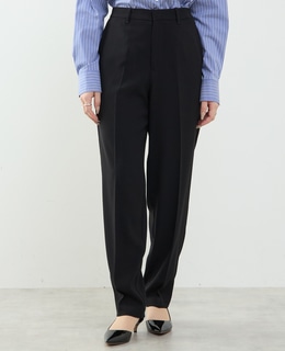 テーパードパンツ