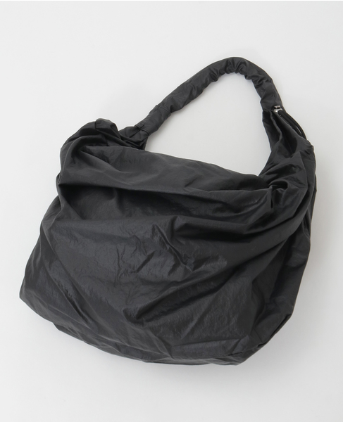 【ACOC/アコック】GLOSSY MID TANGLE TWIST BAG 詳細画像 ブラック 4