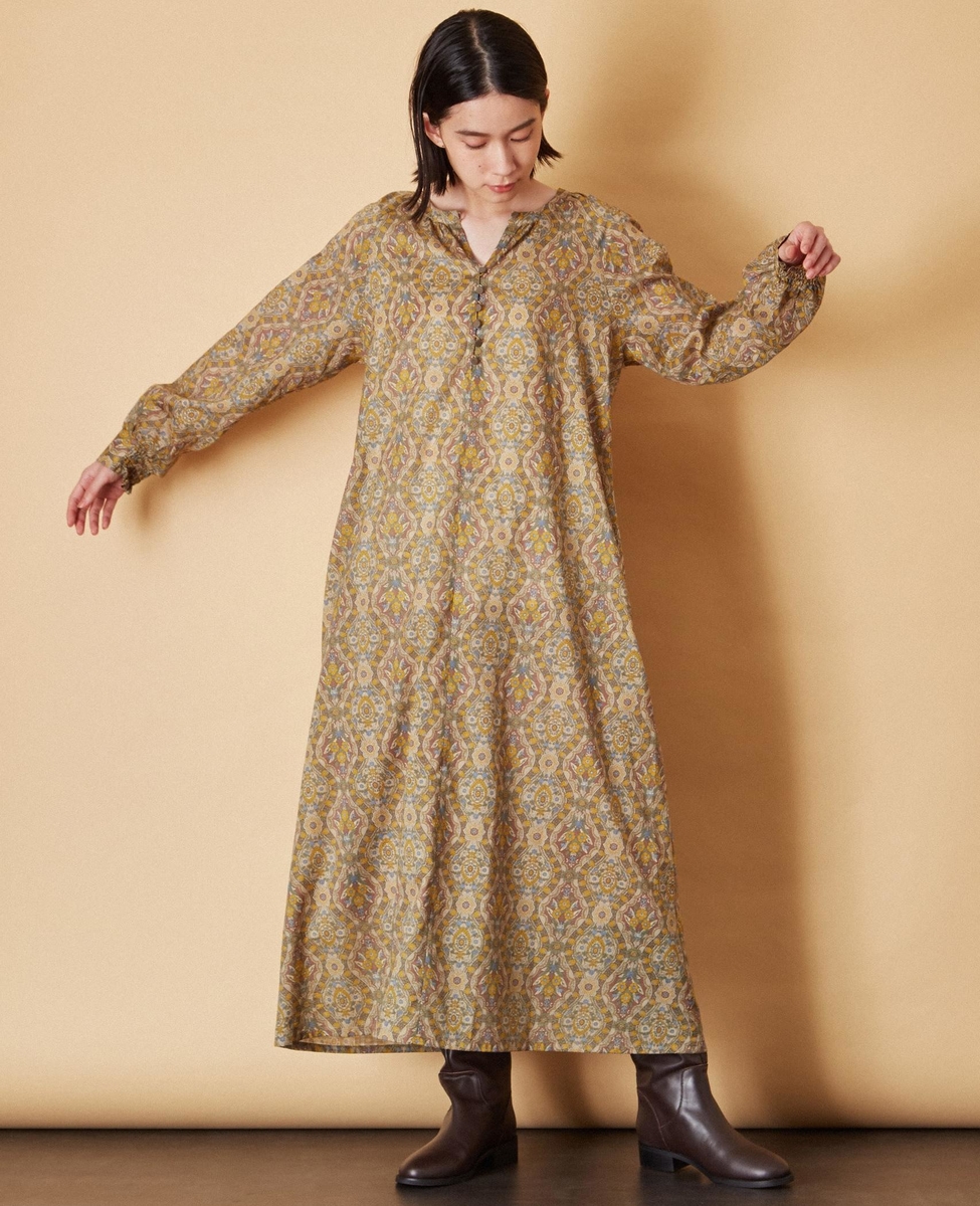 同系色のプリントで着やすい コットンローンフラワープリントワンピース 商品詳細 メルローズ公式通販 Melrose Store メルローズストア