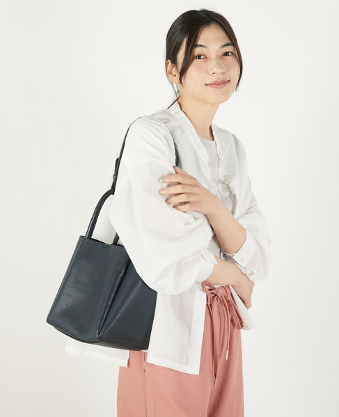 【持ち方を変えられる2wayキューブバッグ】 詳細画像 ネイビー 3