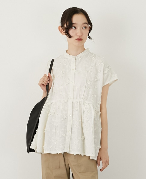 【コットンローン3D刺しゅうバンドカラーブラウス】 詳細画像 キナリ 1
