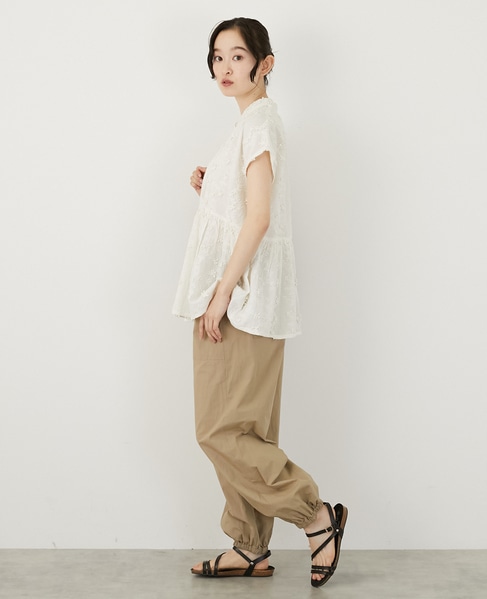 【コットンローン3D刺しゅうバンドカラーブラウス】 詳細画像 キナリ 3