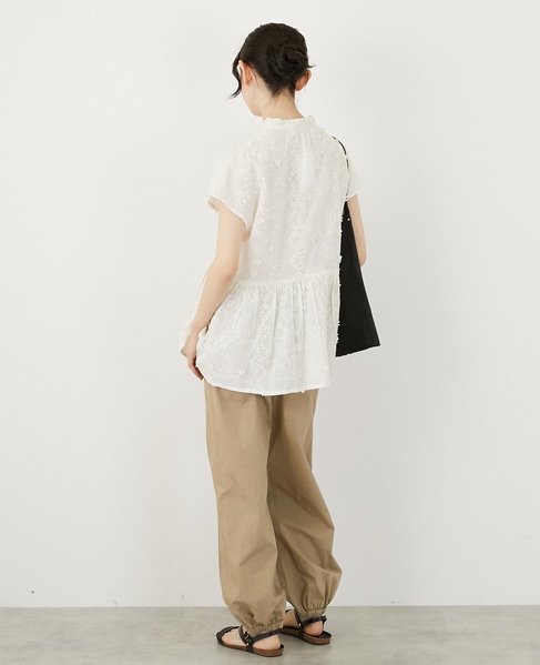 【コットンローン3D刺しゅうバンドカラーブラウス】 詳細画像 キナリ 4