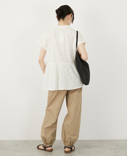 【コットンローン3D刺しゅうバンドカラーブラウス】 詳細画像 キナリ 5