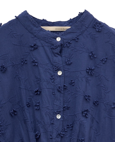 【コットンローン3D刺しゅうバンドカラーブラウス】 詳細画像 ブルー 10