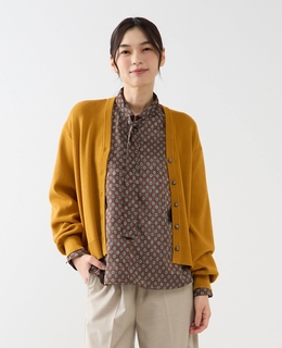 【総針編みVネックカーディガン】