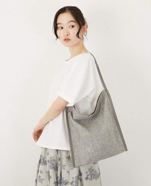【軽量で涼し気な素材感のワンショルダーバッグ】 詳細画像 グレー 2