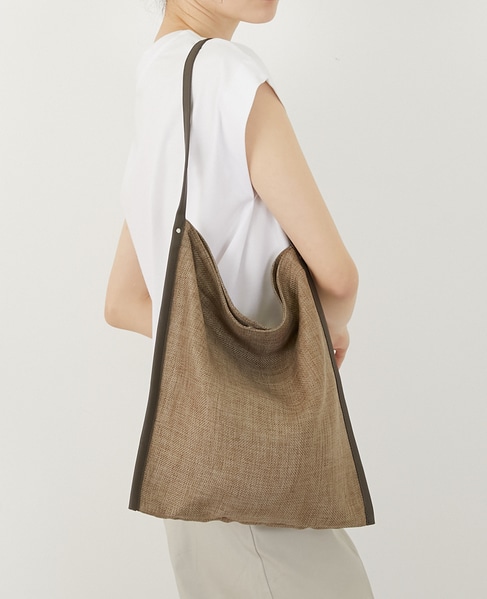【軽量で涼し気な素材感のワンショルダーバッグ】 詳細画像 ライトカーキ 1