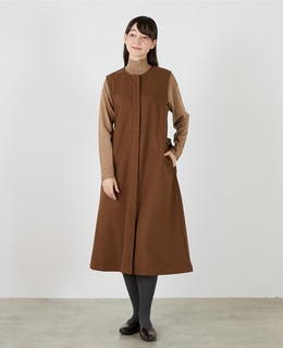 クルーネックスリーブレスワンピース