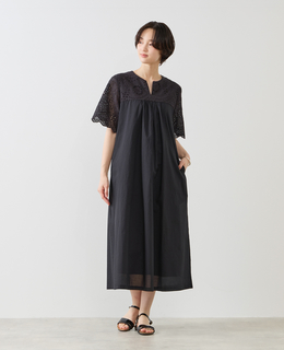 【スカラップ刺しゅう切替スキッパーワンピース】