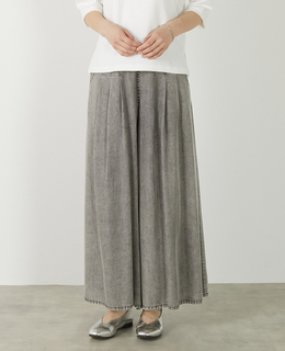 【パウダーデニムタックワイドパンツ】